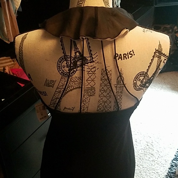 Dress - Picture 3 of 4